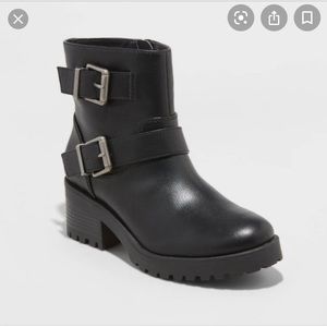 Universal Thread Black Leather Buckle Boots Size 9